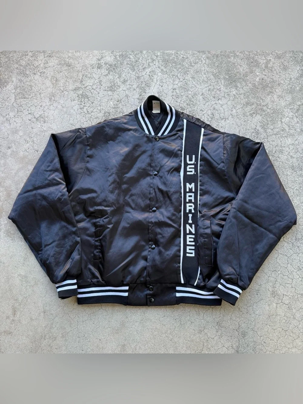 Vintage 80’s 90’s US MARINES Quilted Satin Bomber Jacket